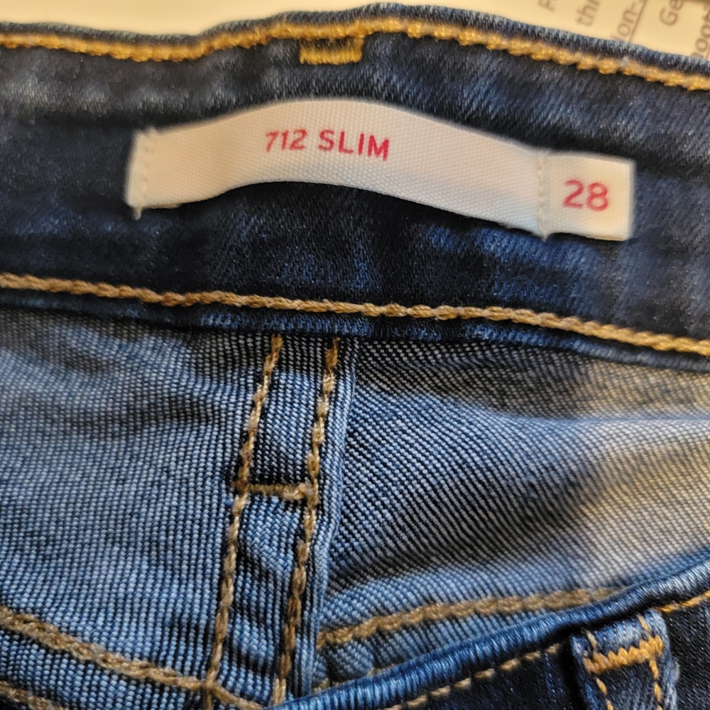 Levi's 721 Slim Jeans sz 28